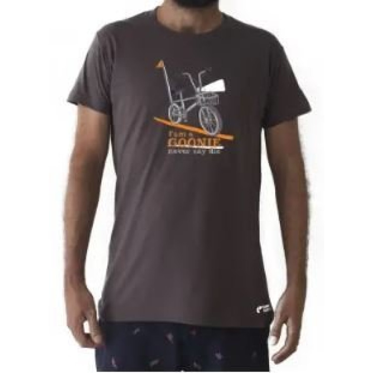 Camiseta NEVER SAY DIE